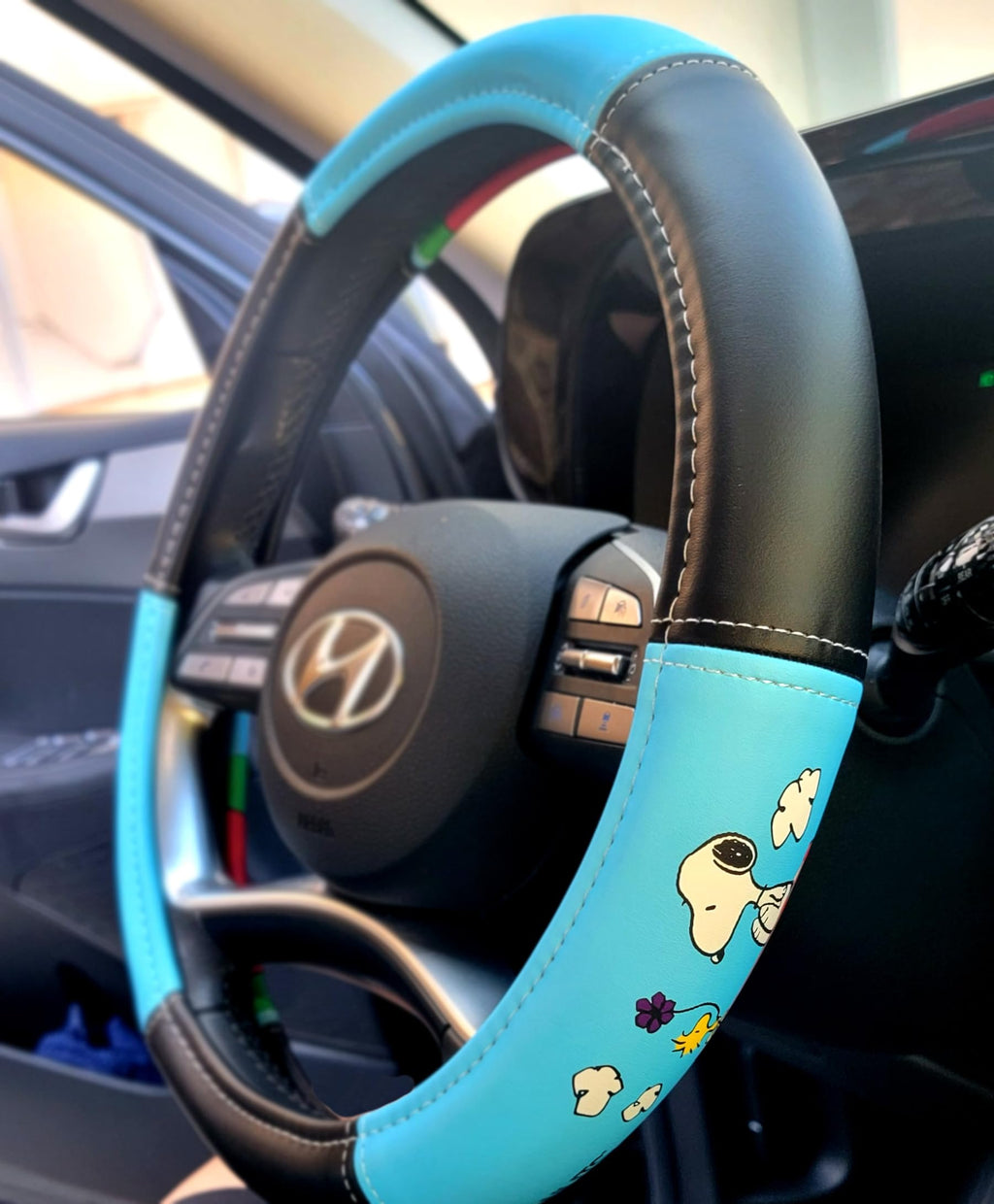 Official Peanuts Snoopy 4-Piece Car Set – Sunshade & Steering Cover