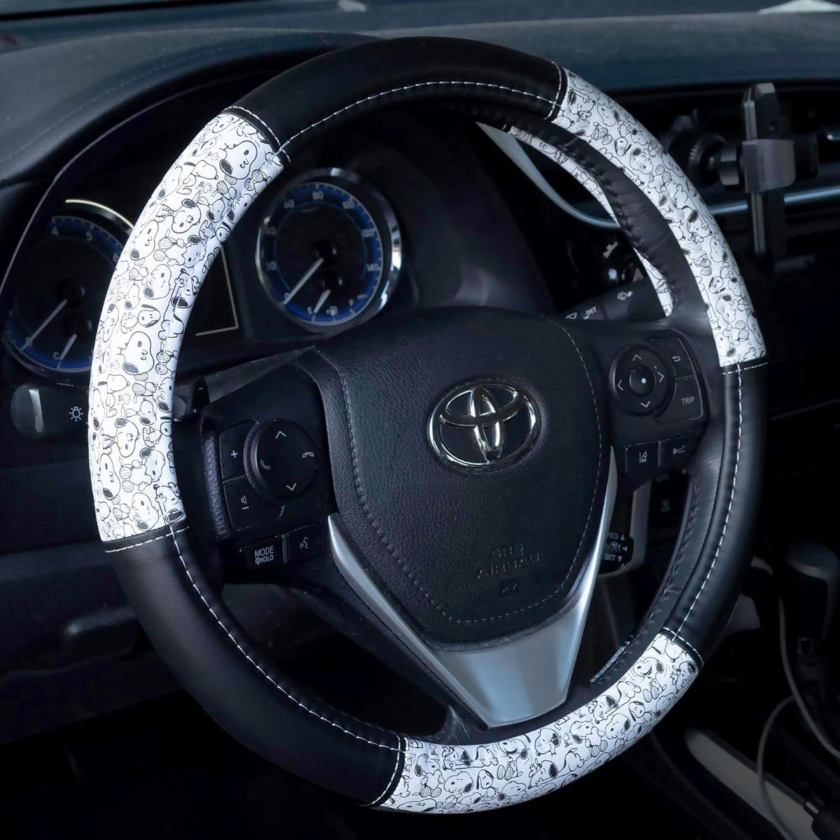Yupbizauto Peanuts Snoopy Expression Design Steering Wheel Cover, Black and White, Leather Material, 14.5-15 Inch Diameter, Universal Fit with Contrast Stitching, Bundled with Air Freshener - Yupbizauto